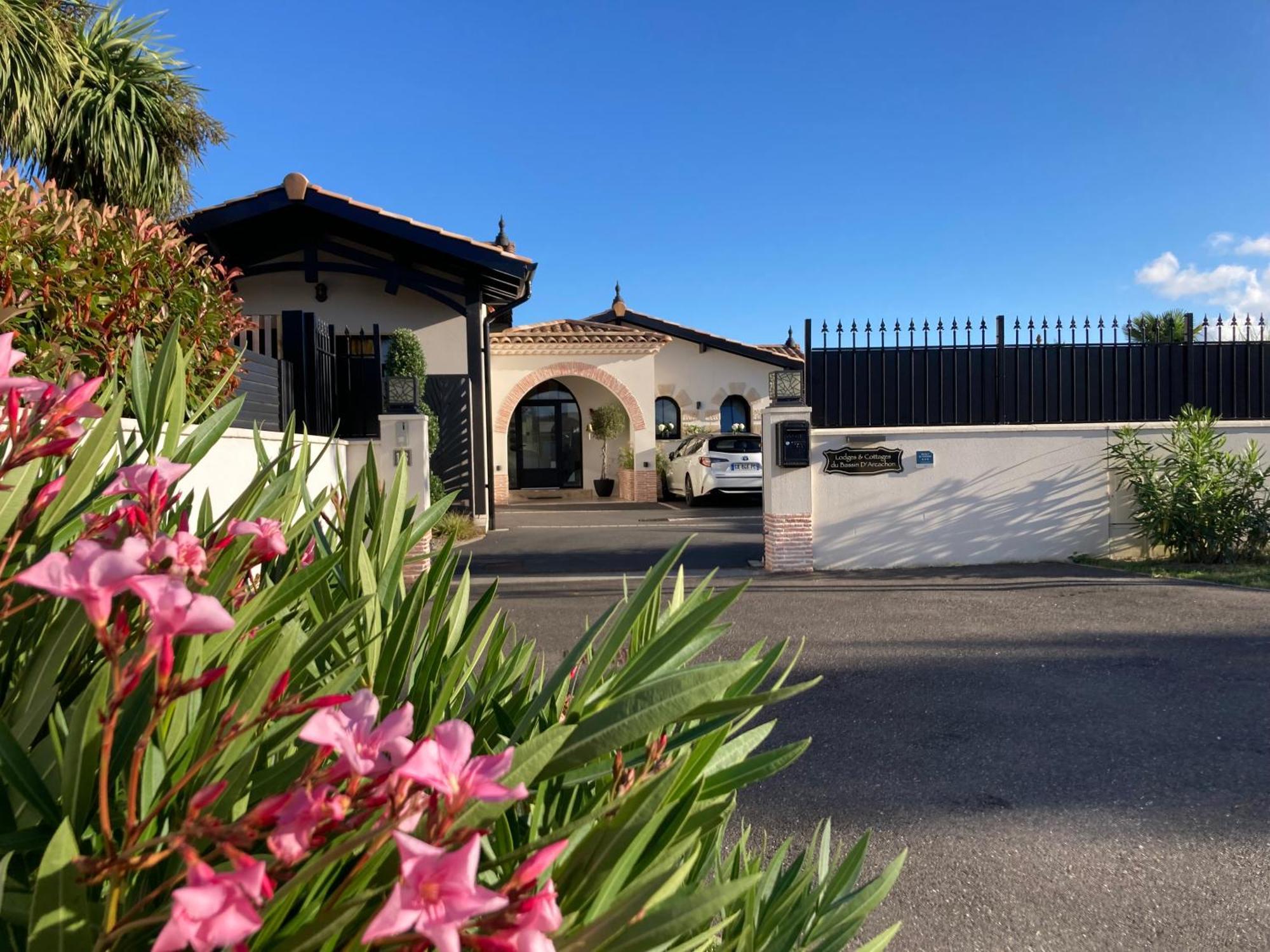 Charme & Confort- Les Cottages Du Bassin D'Arcachon- Petit-Dejeuner Sur Demande - Nuitee, Court Sejour, Semaine Gujan-Mestras Bagian luar foto